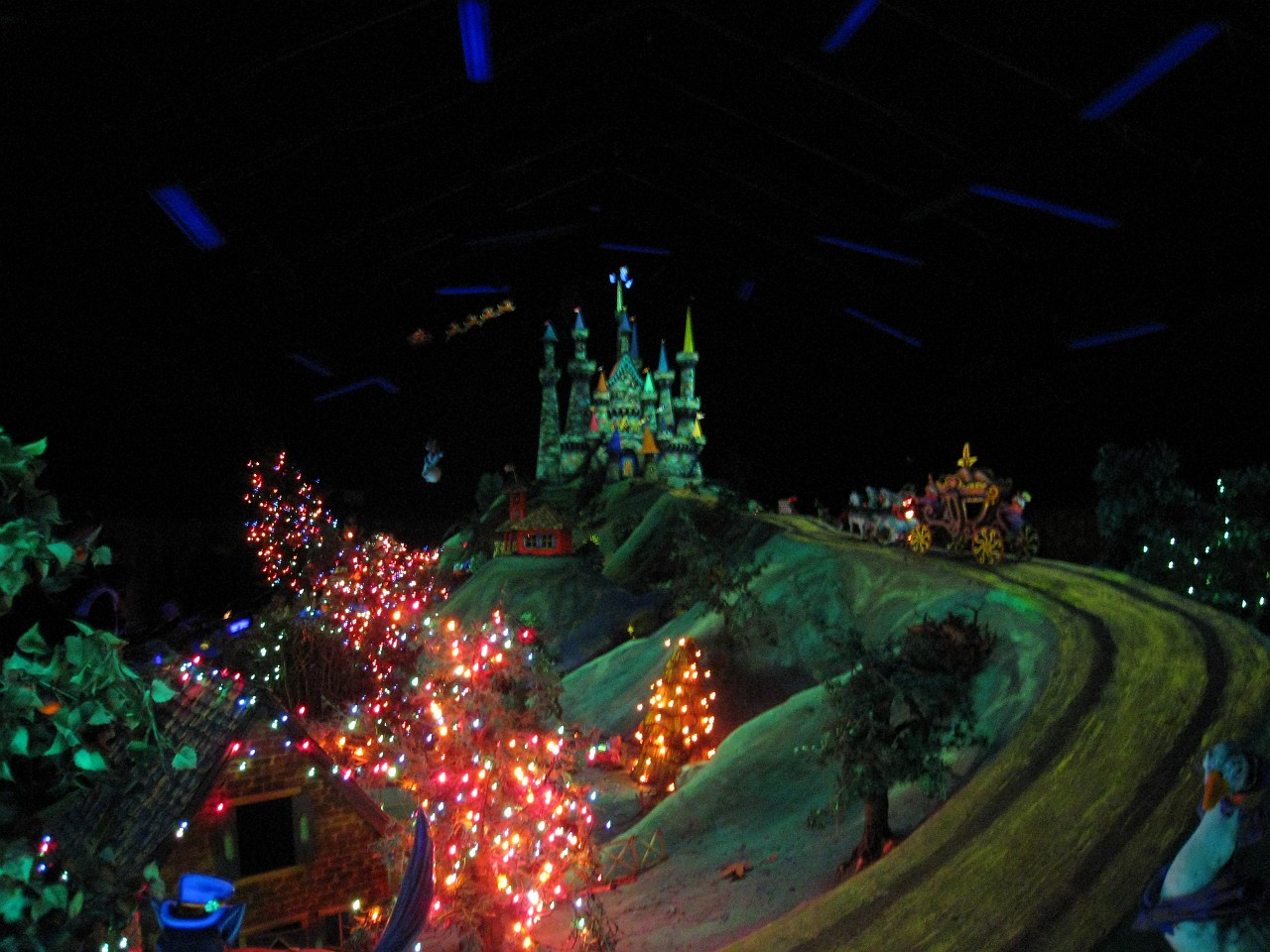 Vacation 2007-12 - Rock City 0358.jpg - Rock City outside of Chattanooga Tennessee has been a tourist attraction since 1932. I remembered seeing barn roofs painted with "See Rock City" and wanted to pay a visit to its home on Lookout Mountain. Christmas Vacation 2007-08.